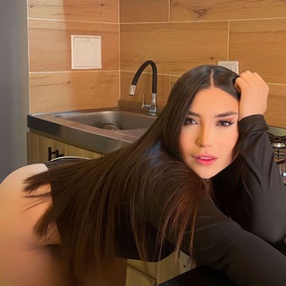 Andrea gomez y otras🍑