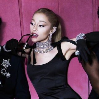 Ariana Grande Media ☑️