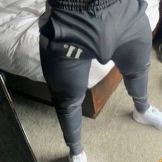 Woman love bulge watching (reactions)