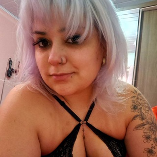 Gabi Rabuda🍑cham a partir d 10 😋piercing na ppka Feet 39,Scat,Golden ,fart,as the mouth,menofilia.puck.