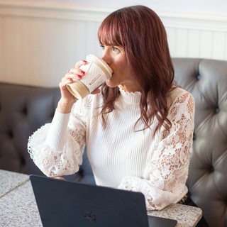 Alease Chabrak📊📉📈