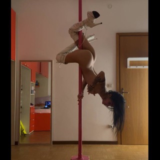 🚨🪩Kelly Ciroi strip lap dance ONLYFANS🪩🚨