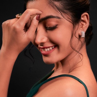 HD UHD & UHD+ Actress