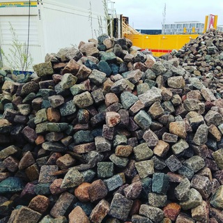 Лев дрочит буквы в пустоту