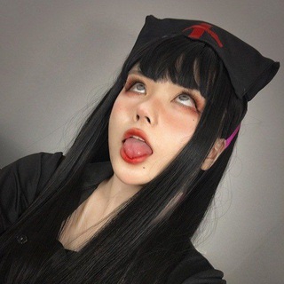 Голые девушки 18+